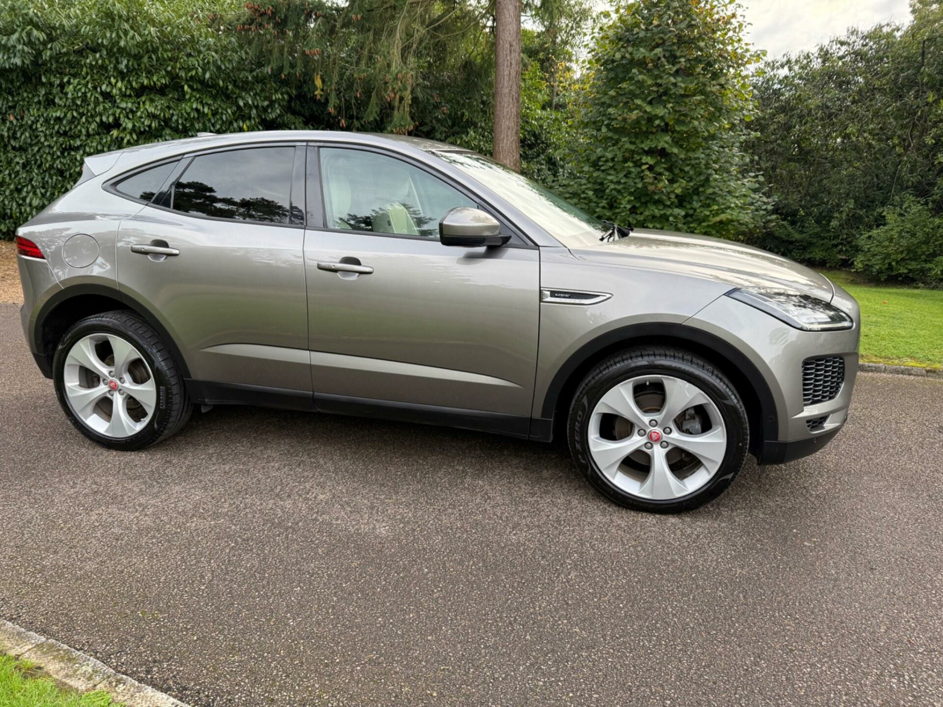 Jaguar E Pace