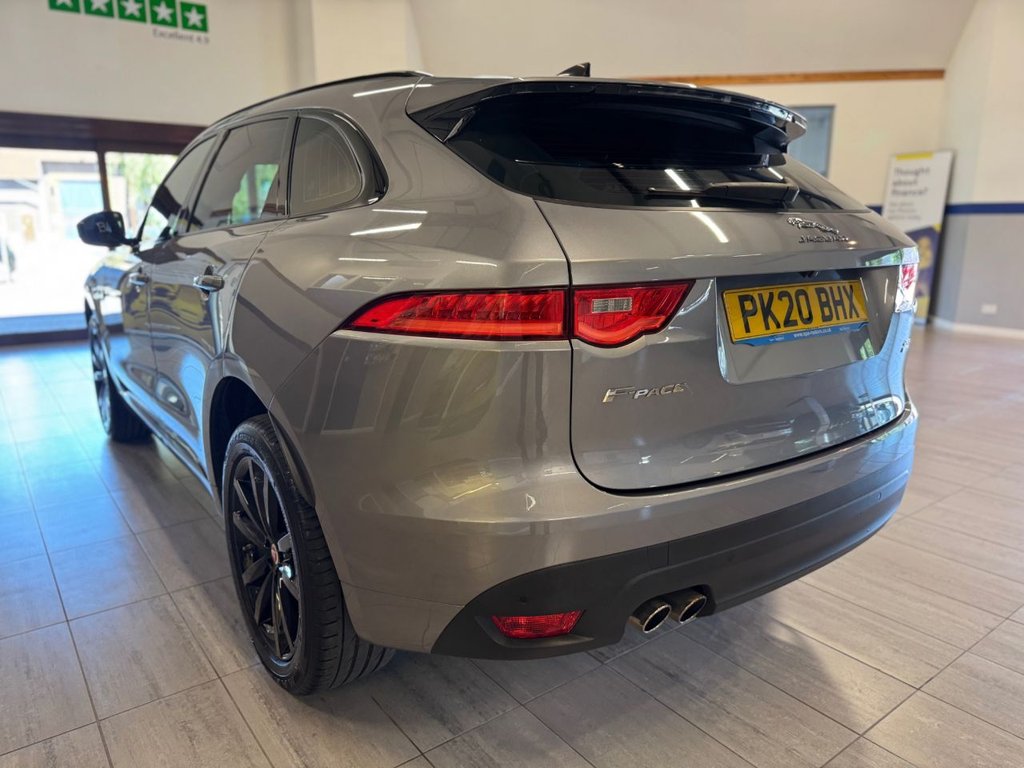 Jaguar F Pace
