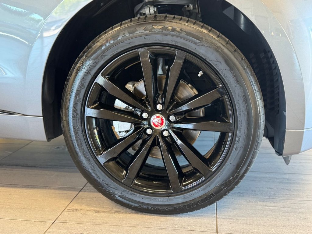 Jaguar F Pace