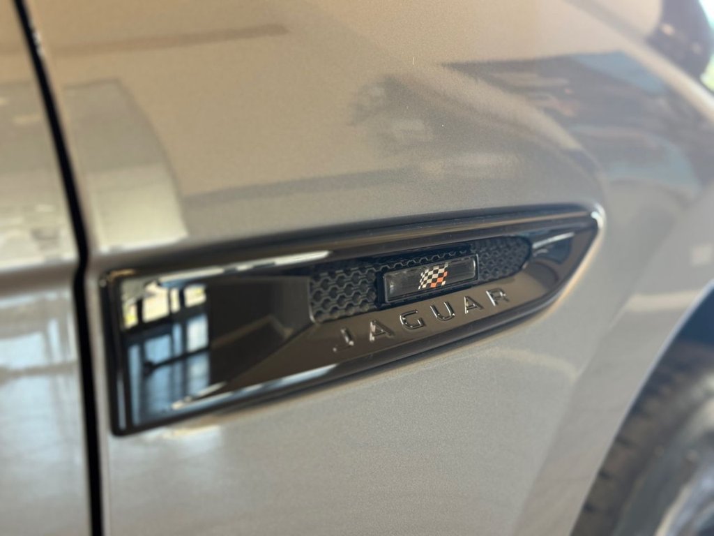 Jaguar F Pace