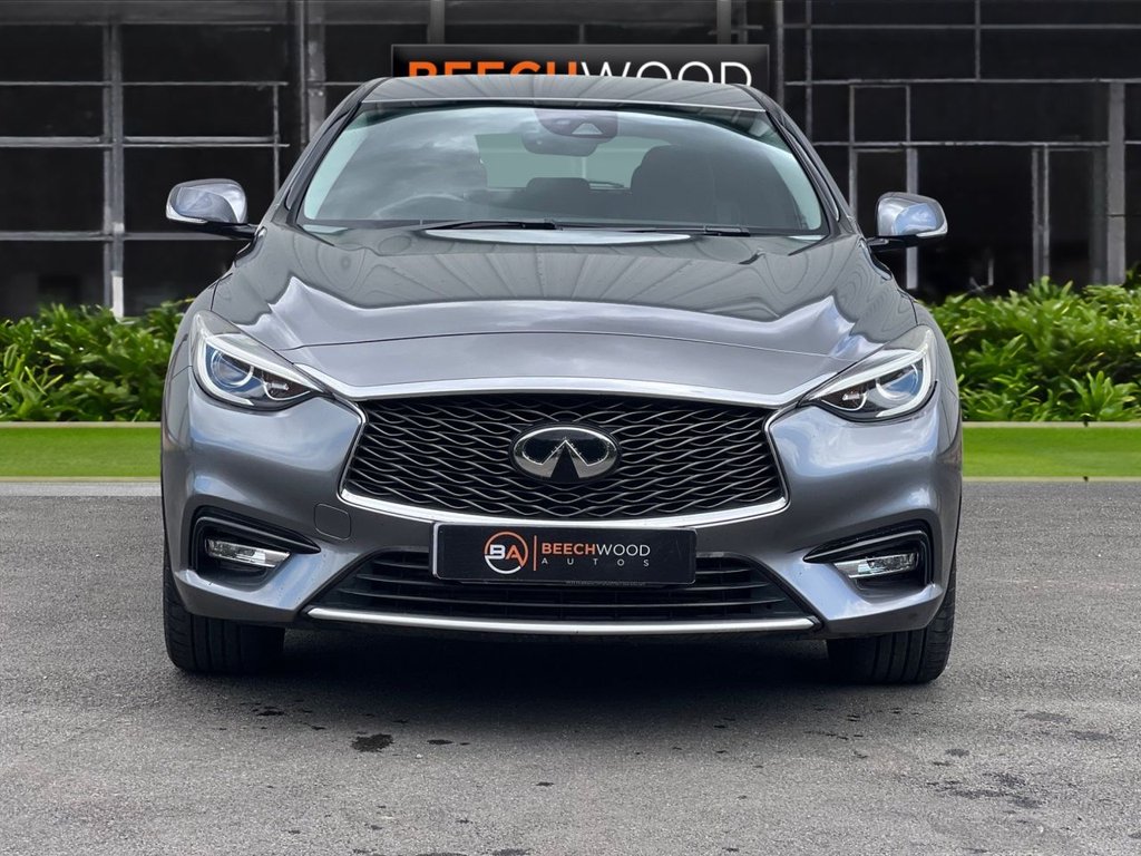 Infiniti Q30