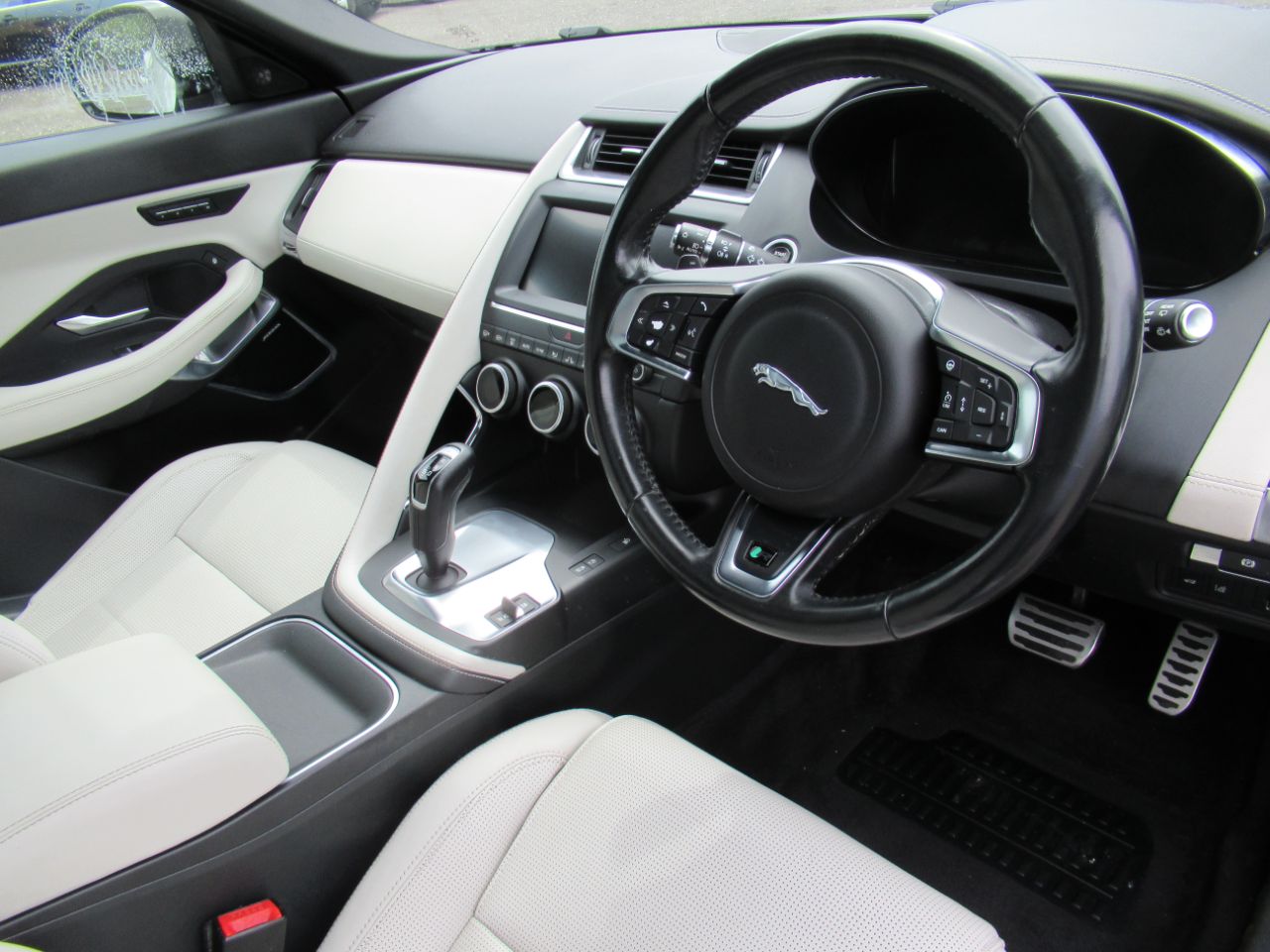 Jaguar E Pace