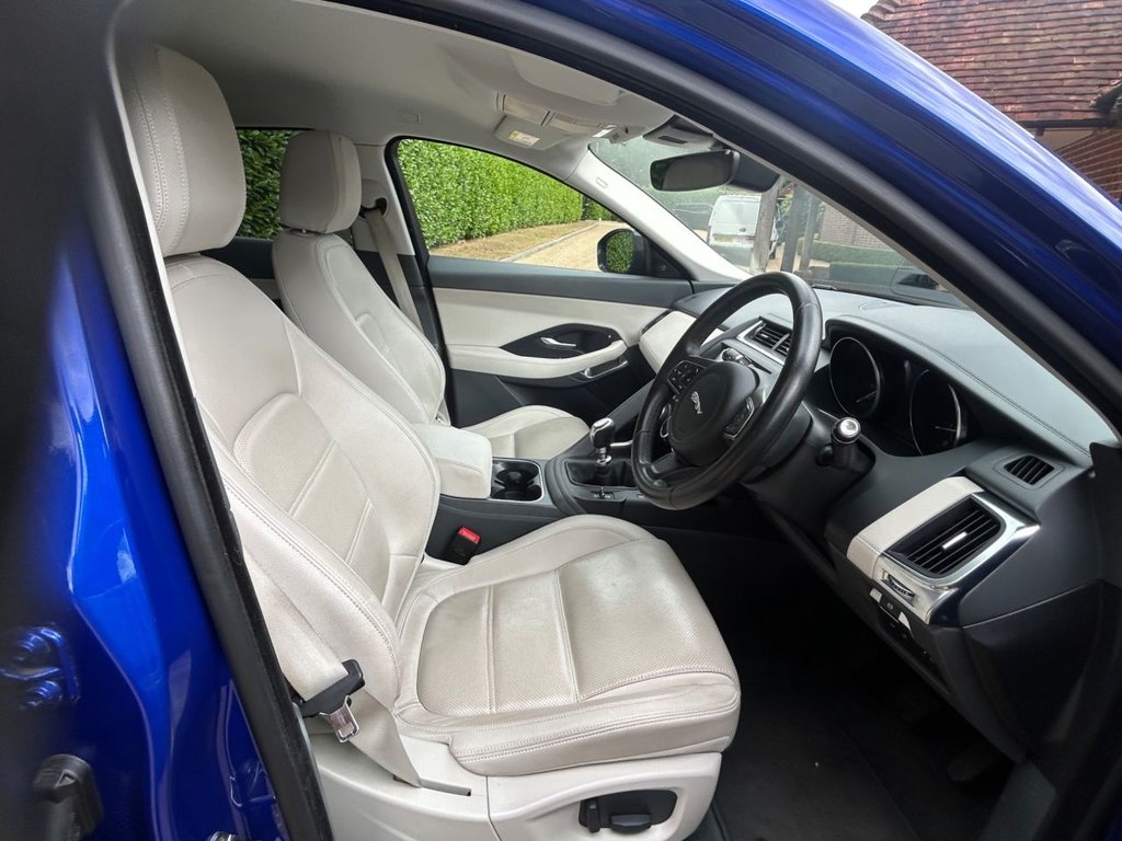 Jaguar E Pace