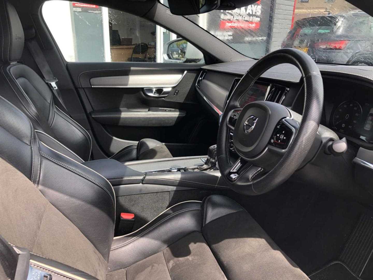 Volvo S90