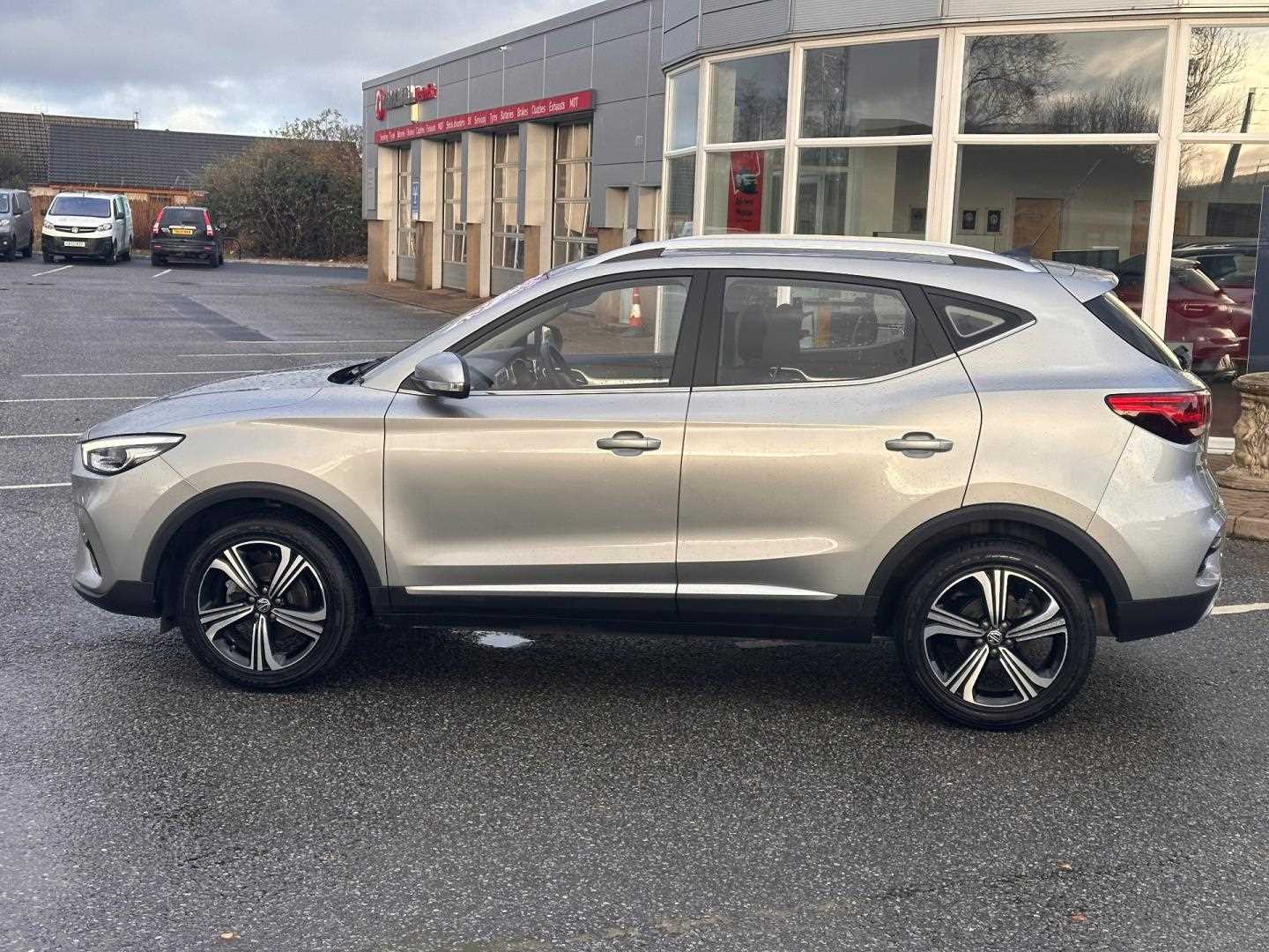 MG ZS
