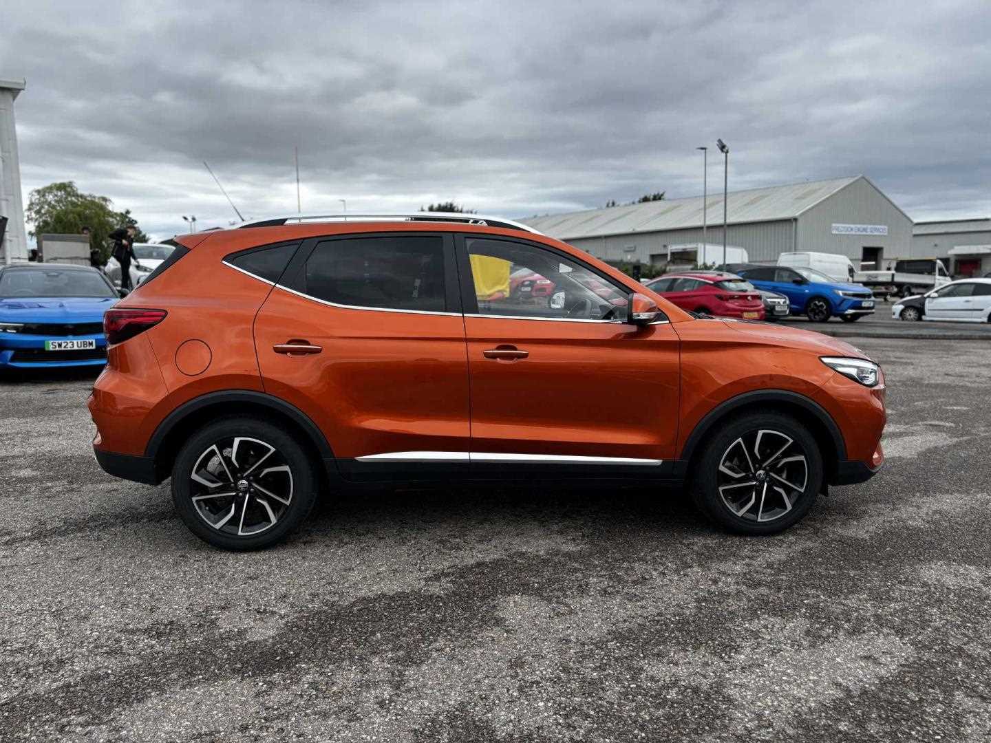 MG ZS