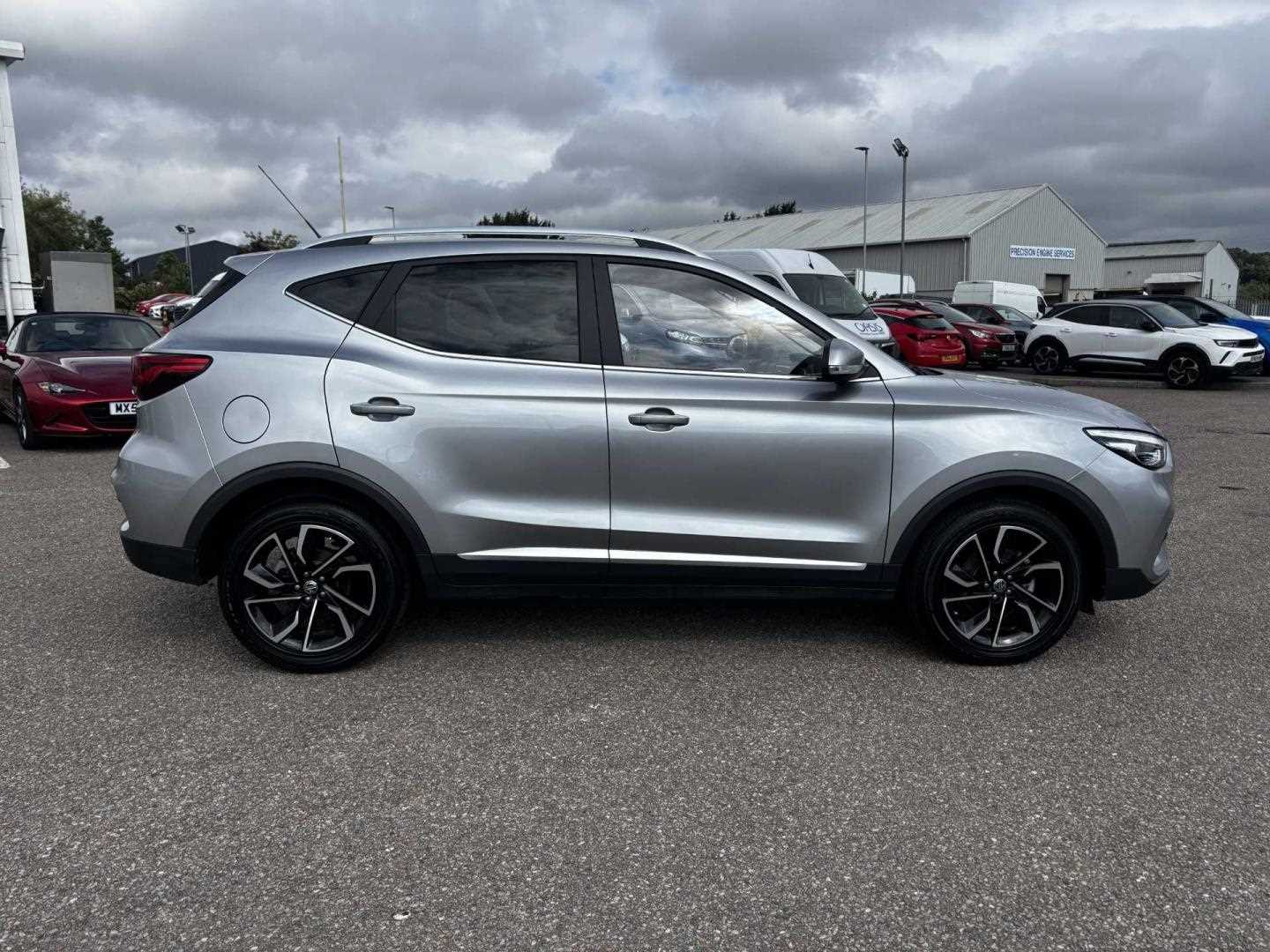 MG ZS