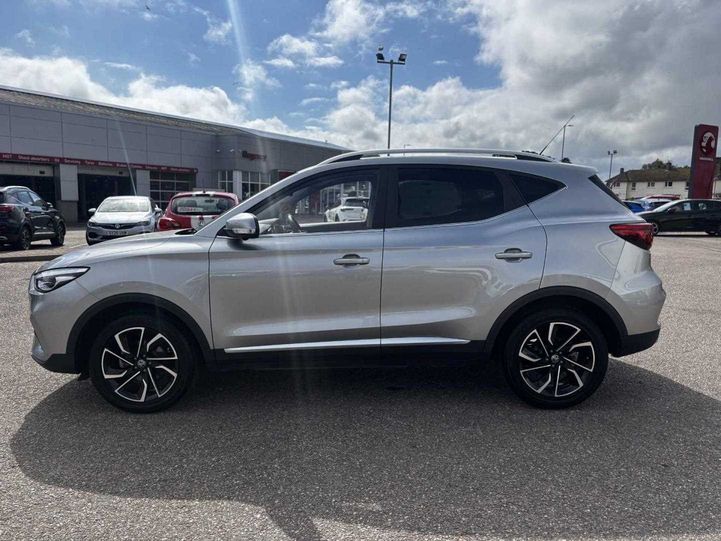 MG ZS