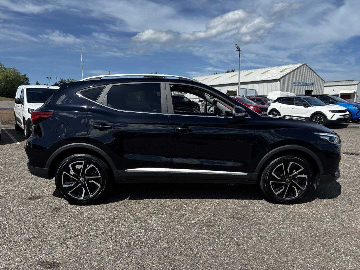 MG ZS