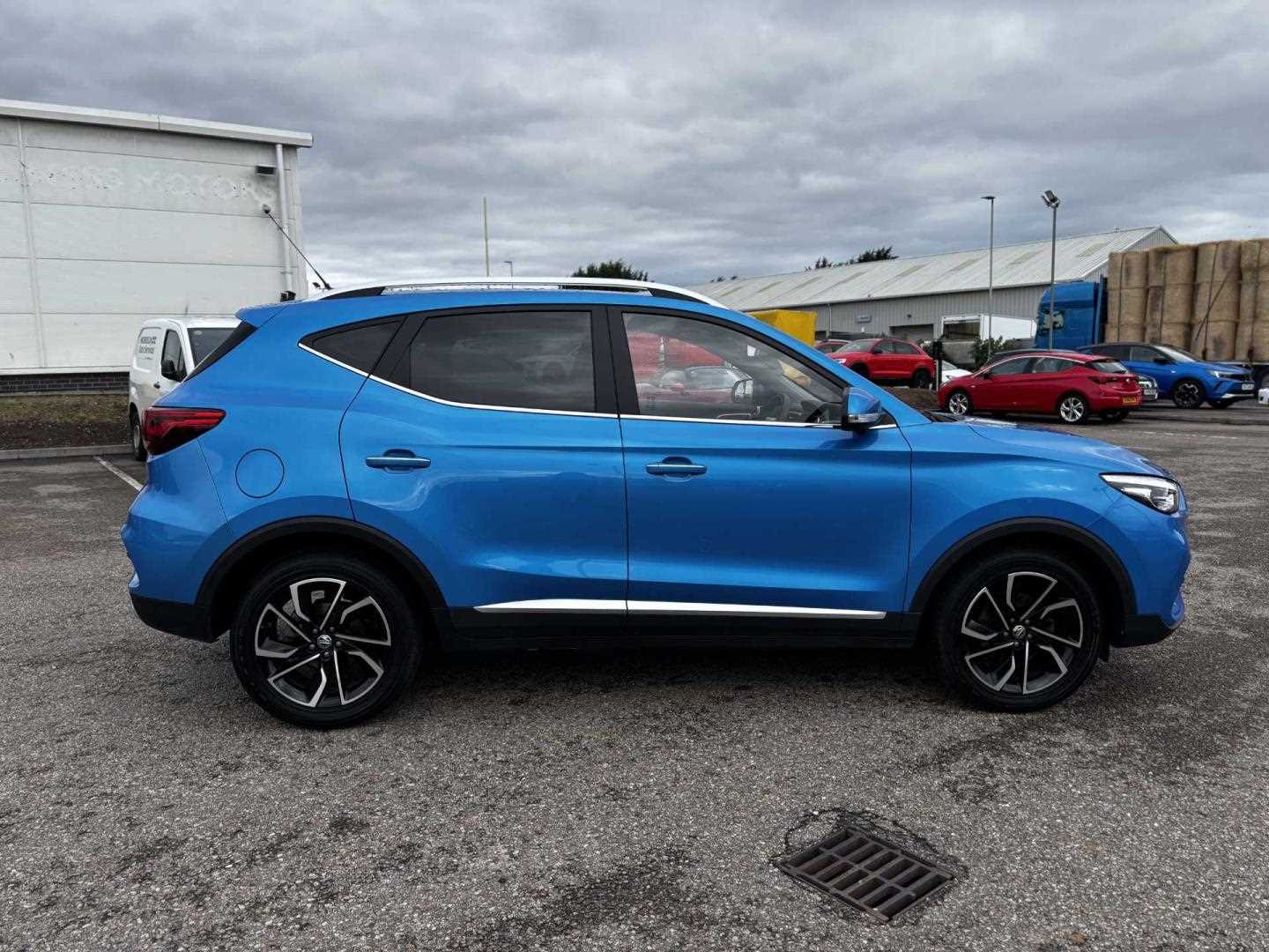 MG ZS