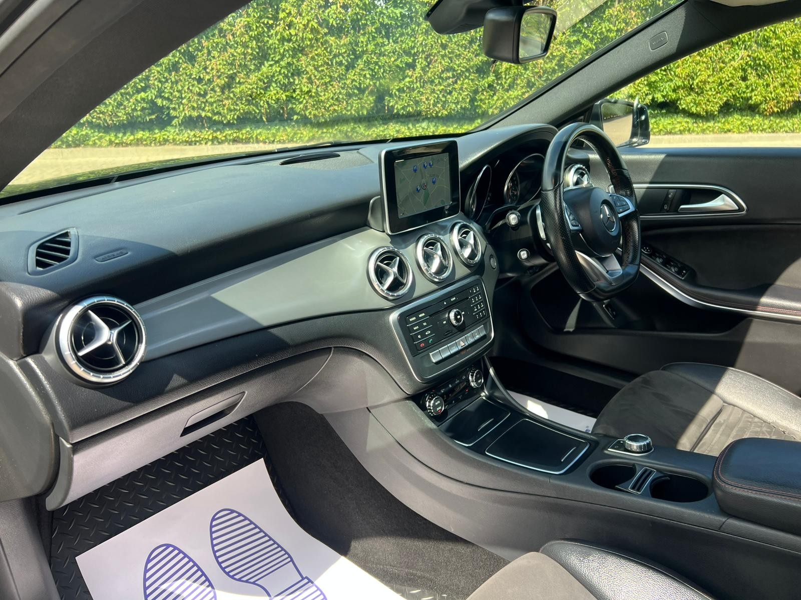 Mercedes Benz CLA