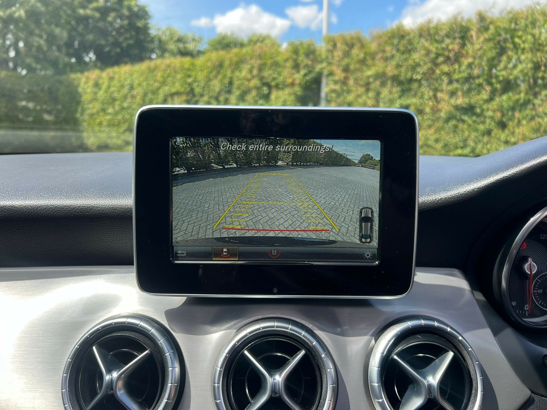 Mercedes Benz CLA