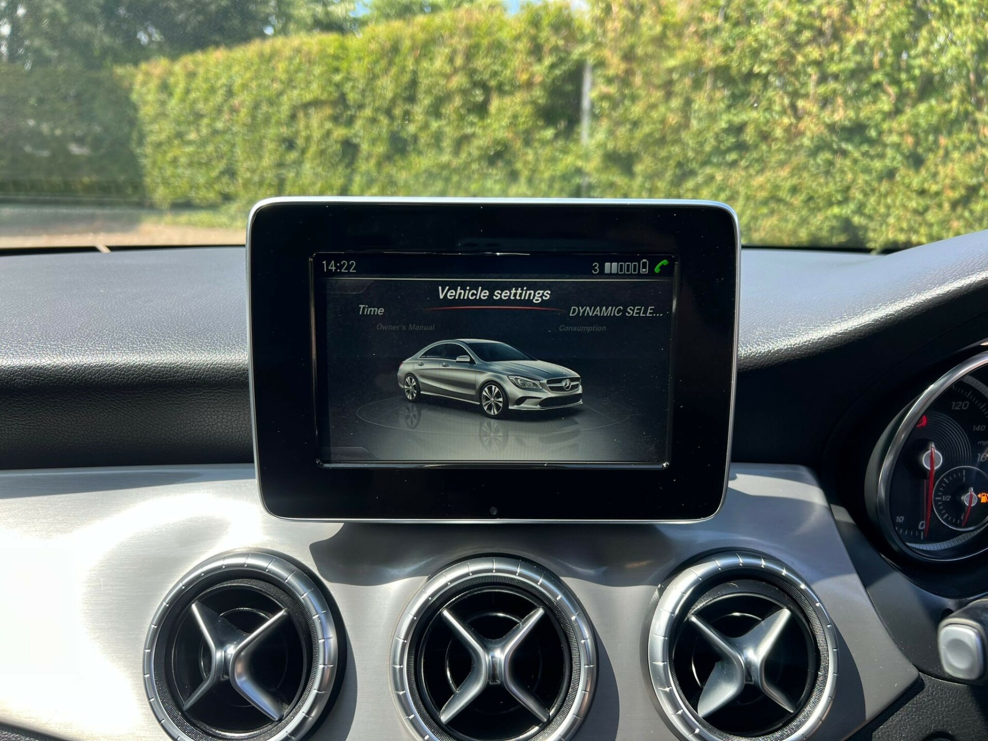 Mercedes Benz CLA