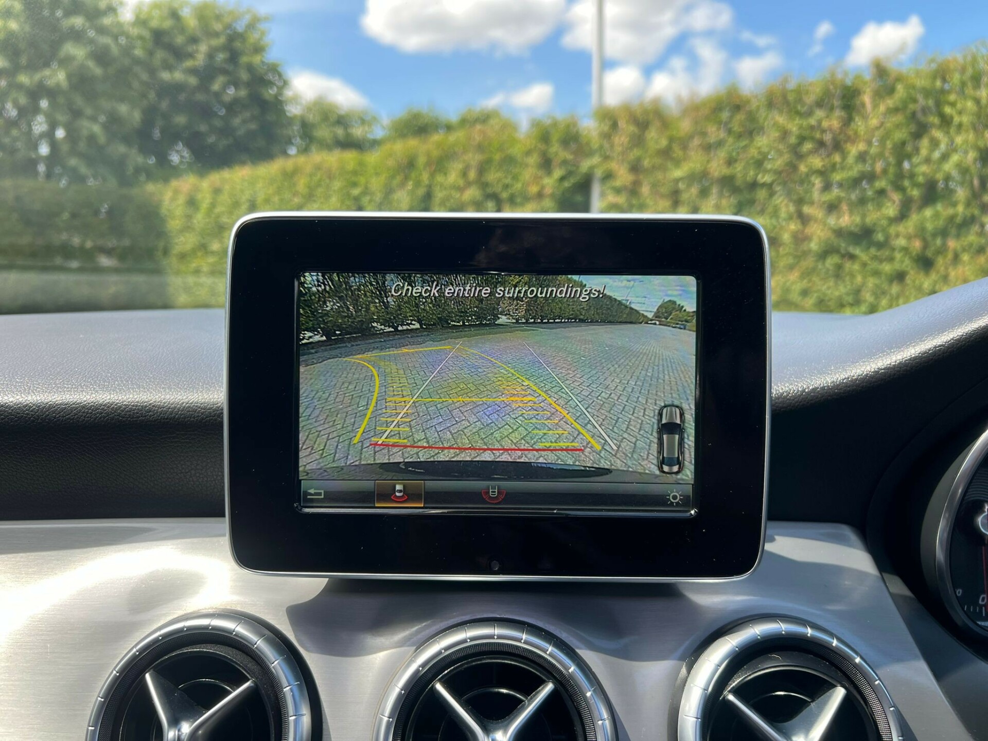 Mercedes Benz CLA