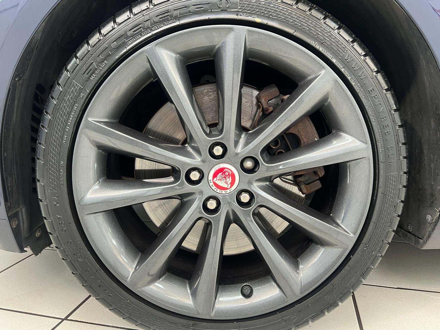 Jaguar XF