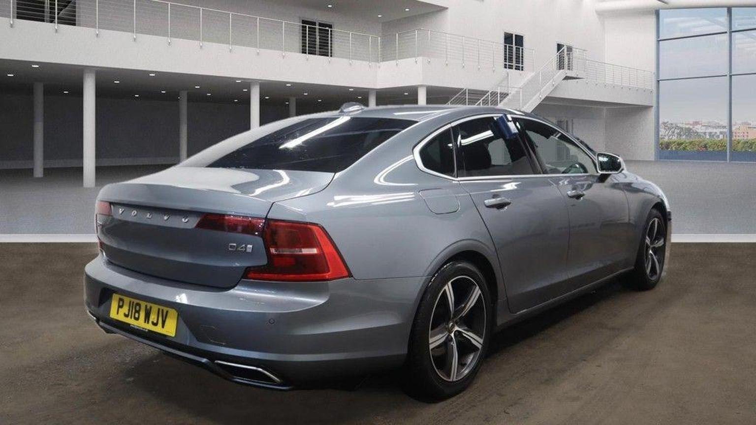 Volvo S90