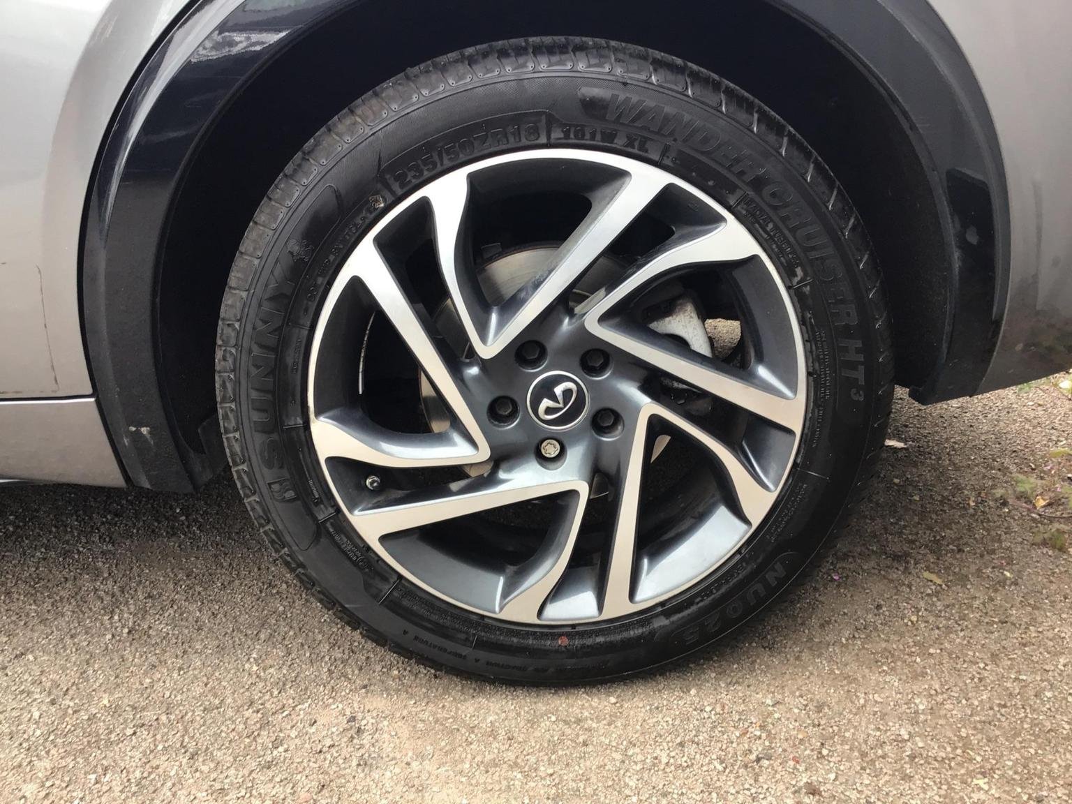 Infiniti Q30
