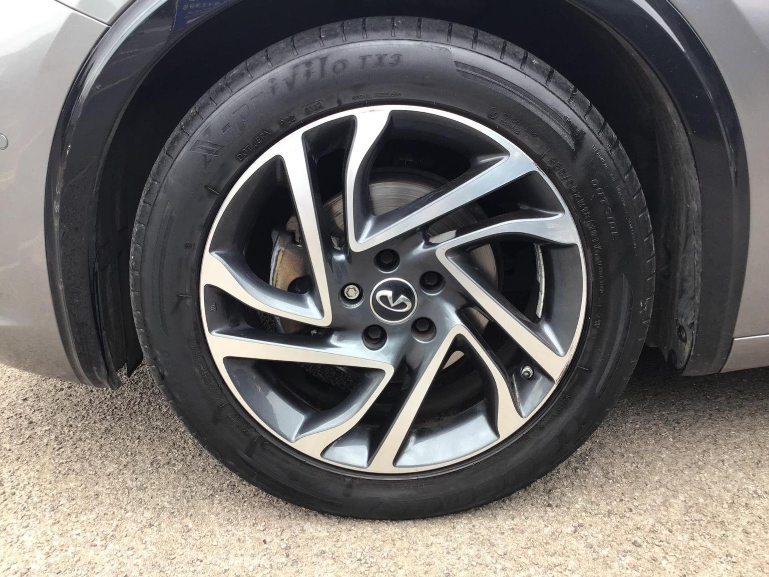 Infiniti Q30