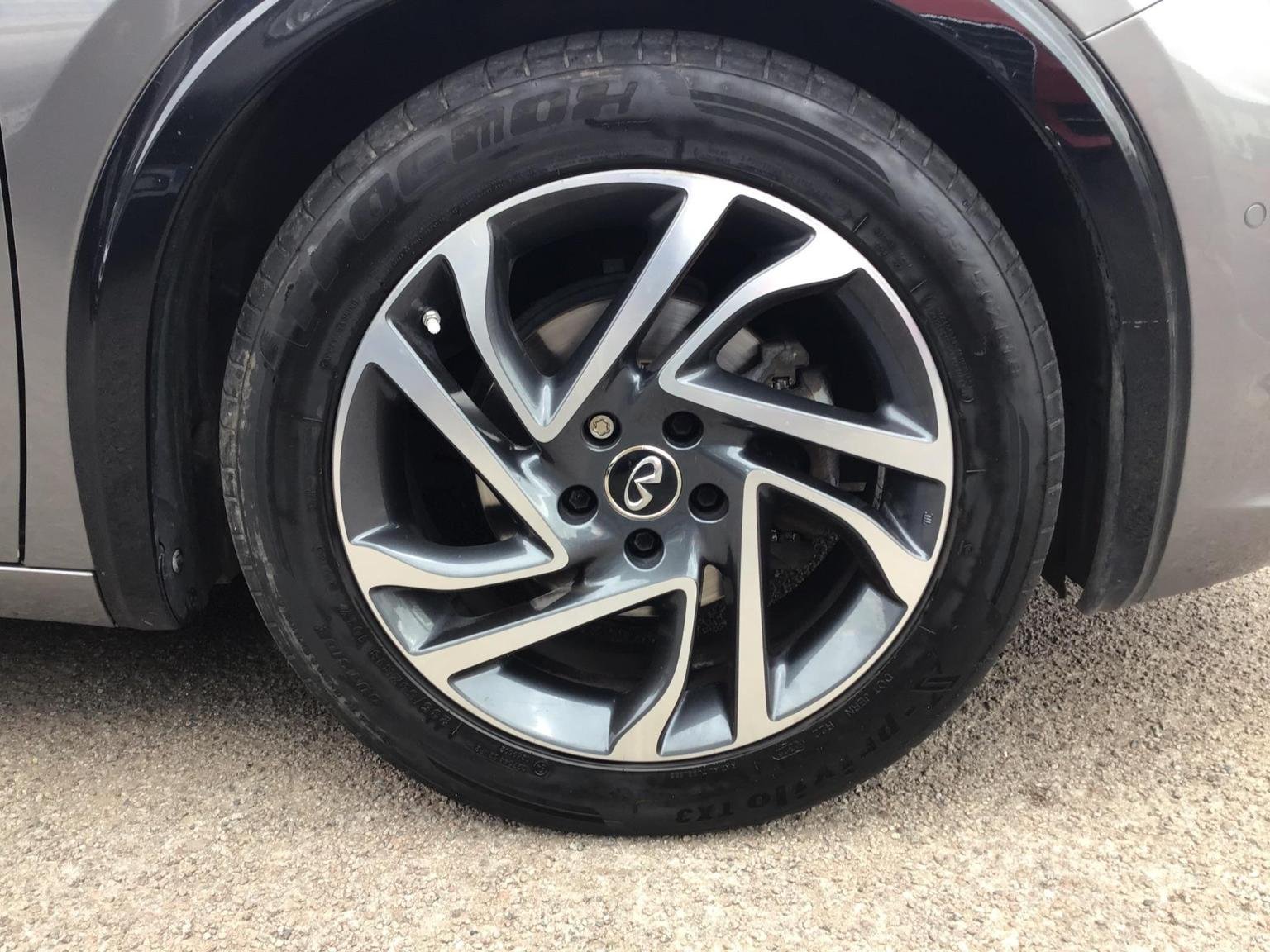 Infiniti Q30