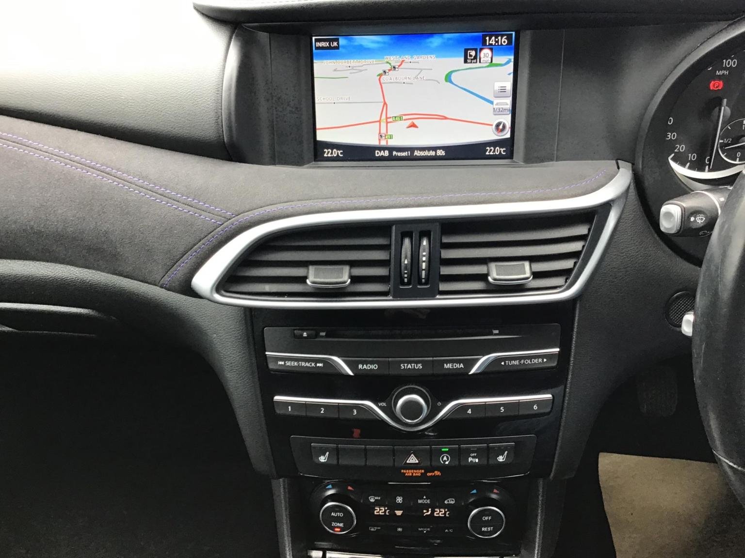 Infiniti Q30