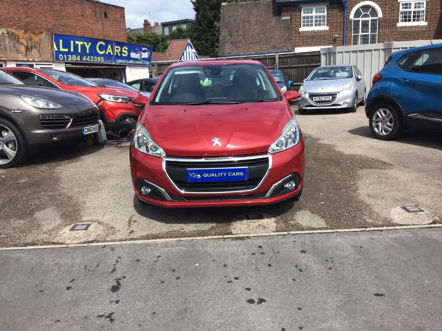 Peugeot 208