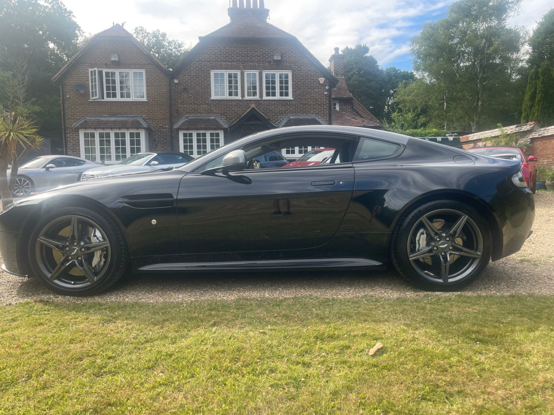 Aston Martin Vantage