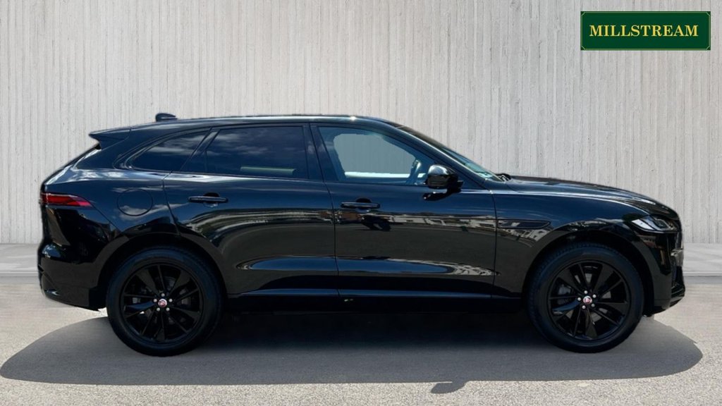 Jaguar F Pace