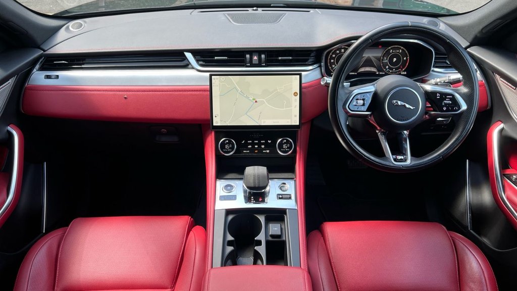 Jaguar F Pace