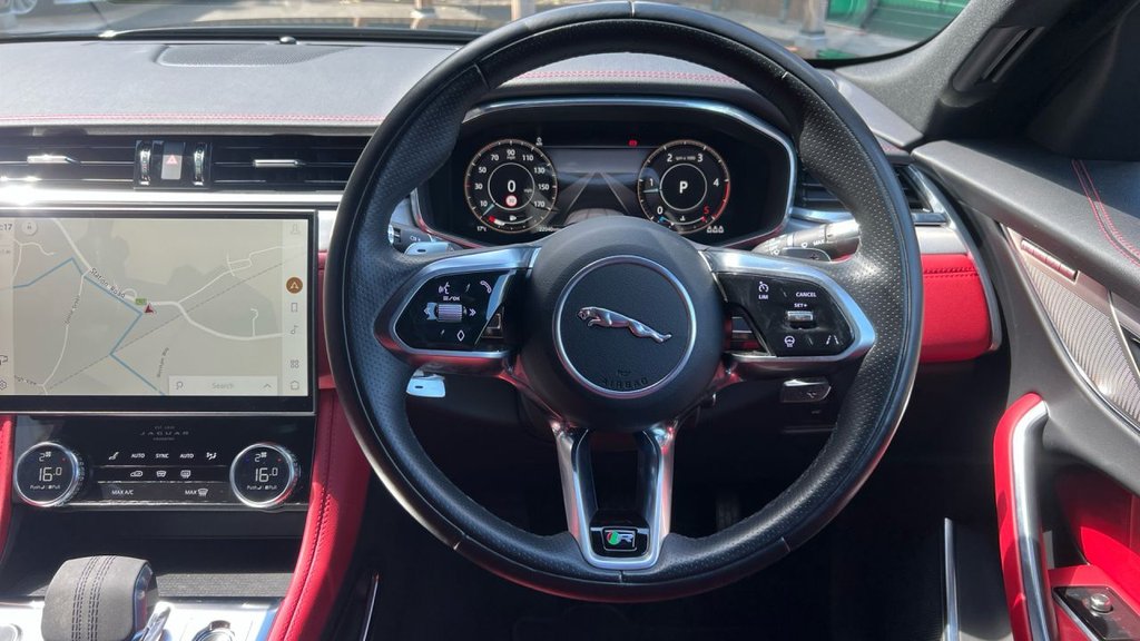 Jaguar F Pace