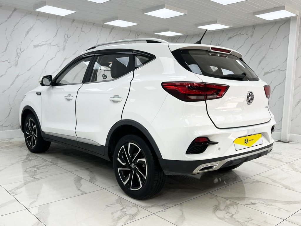 MG ZS