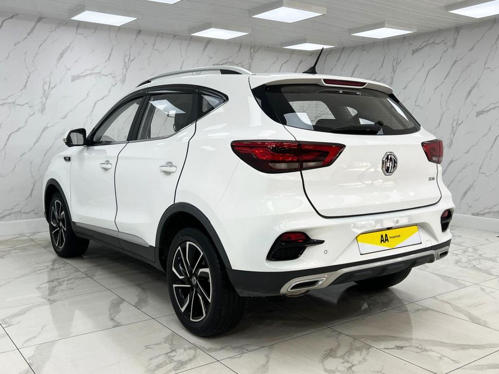 MG ZS