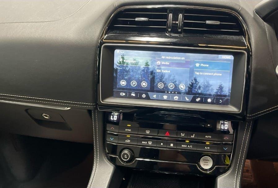 Jaguar F Pace