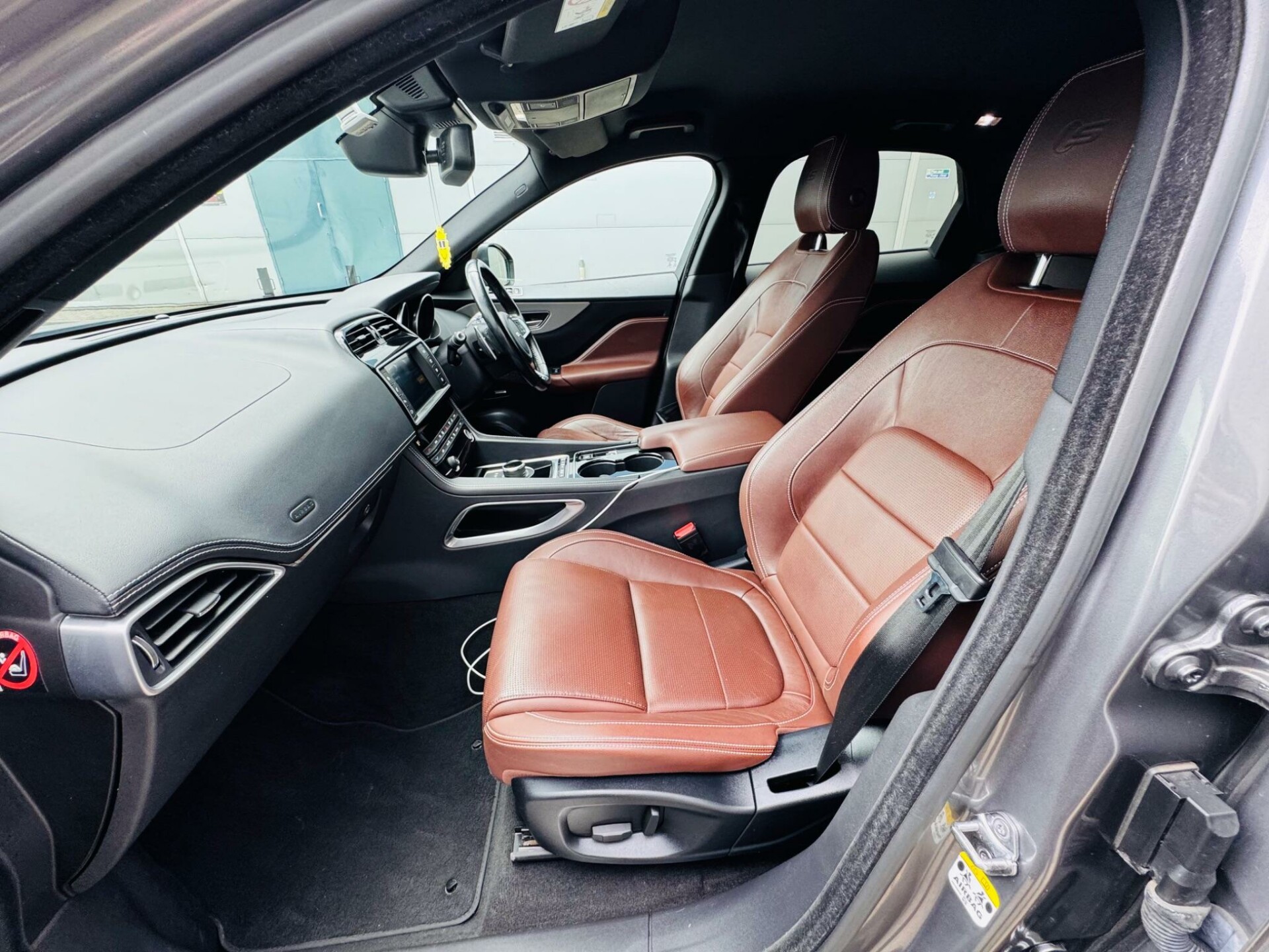 Jaguar F Pace