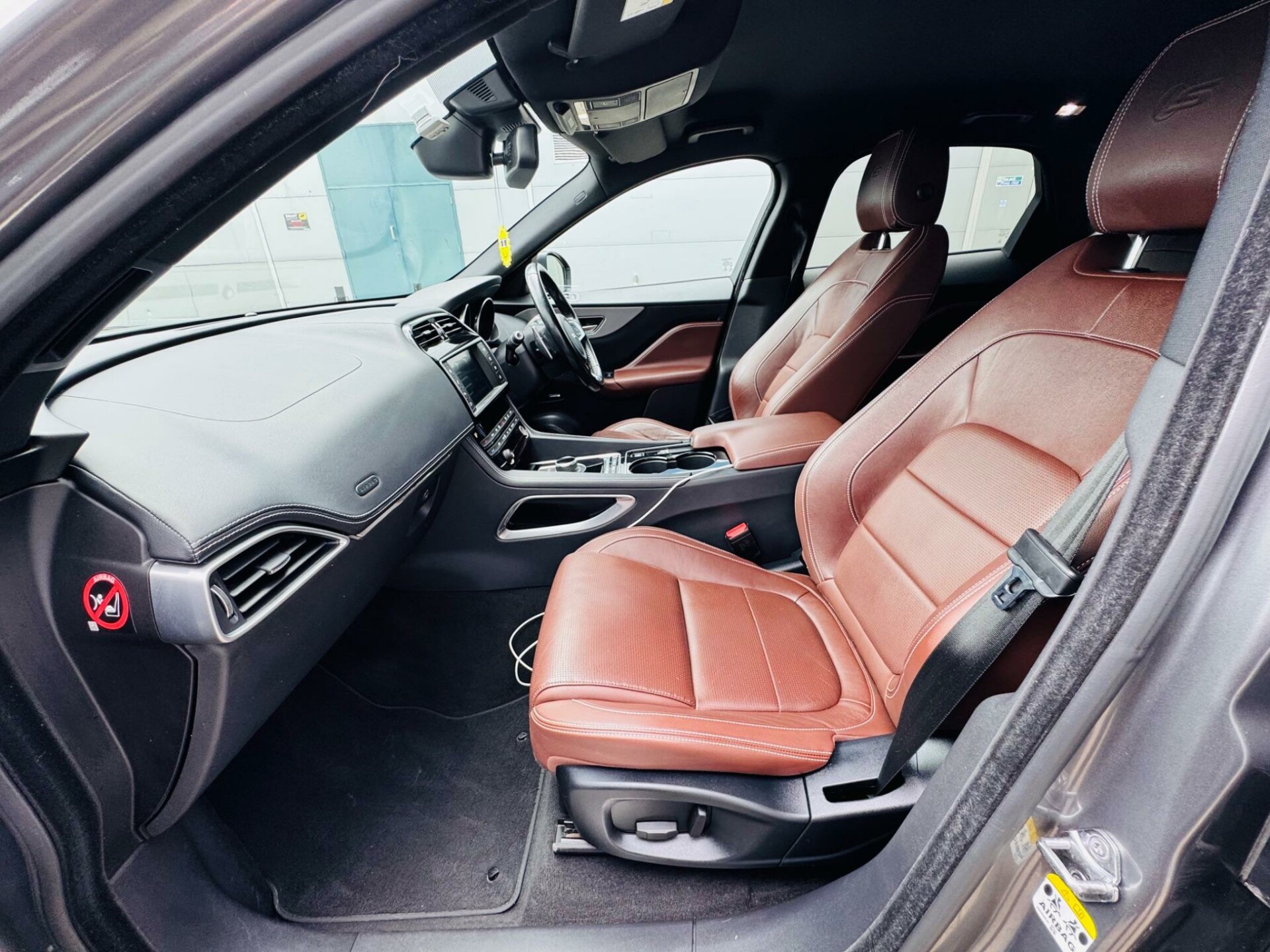 Jaguar F Pace