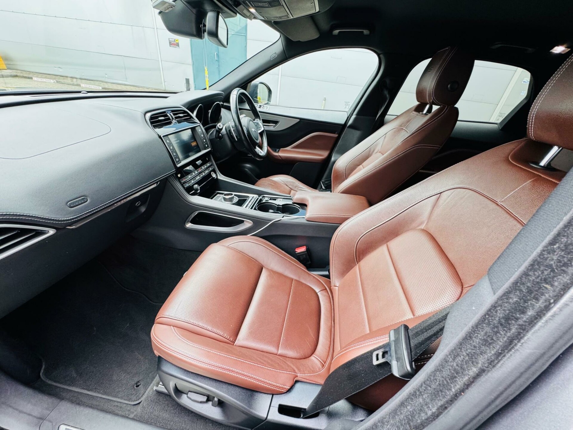 Jaguar F Pace