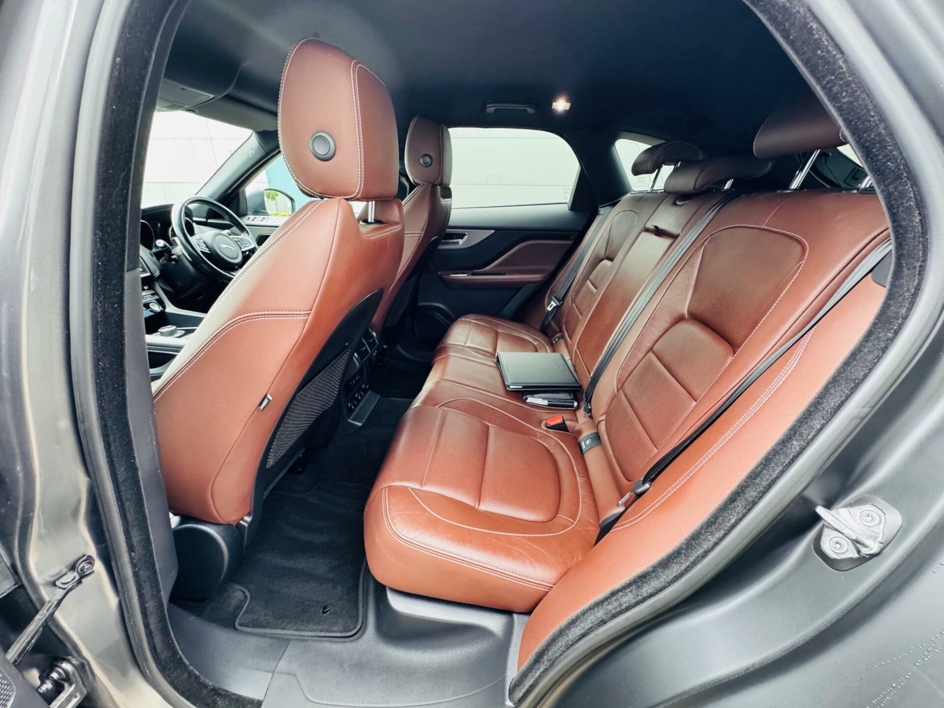 Jaguar F Pace