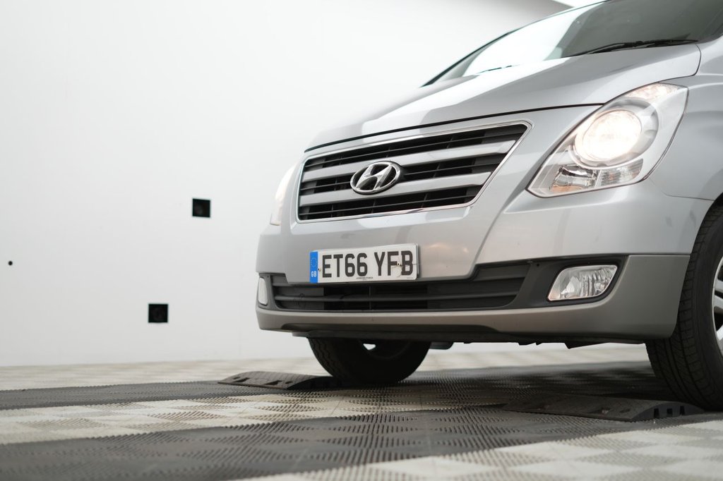 Hyundai i800