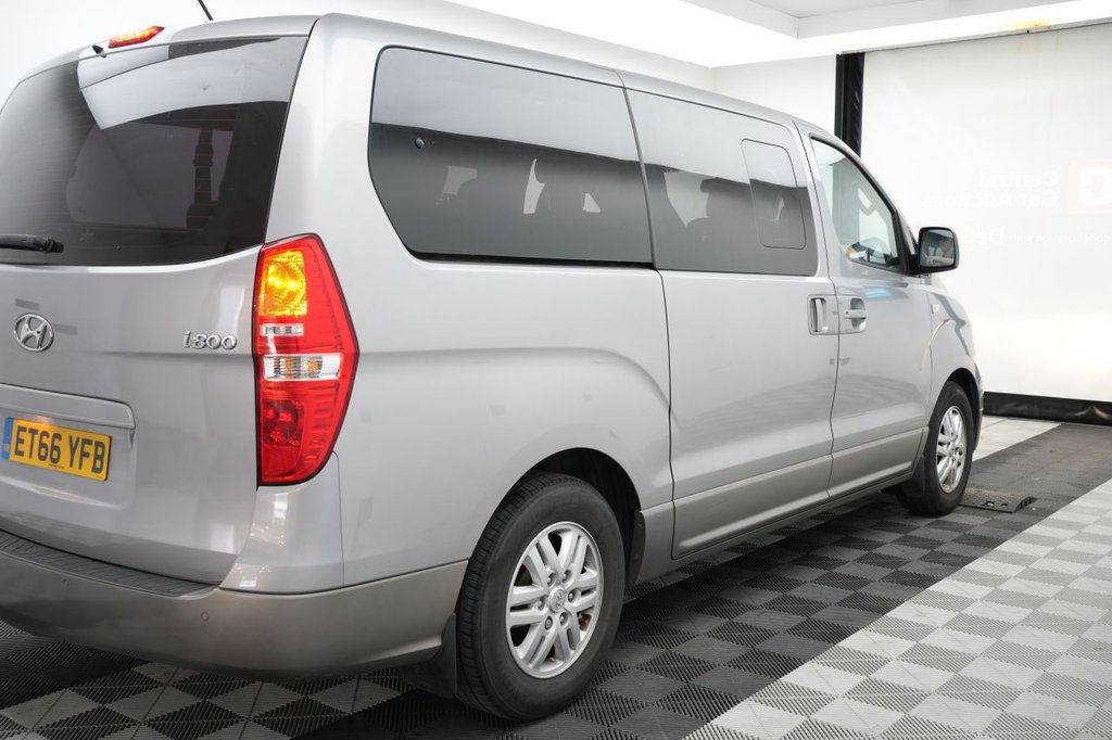Hyundai i800