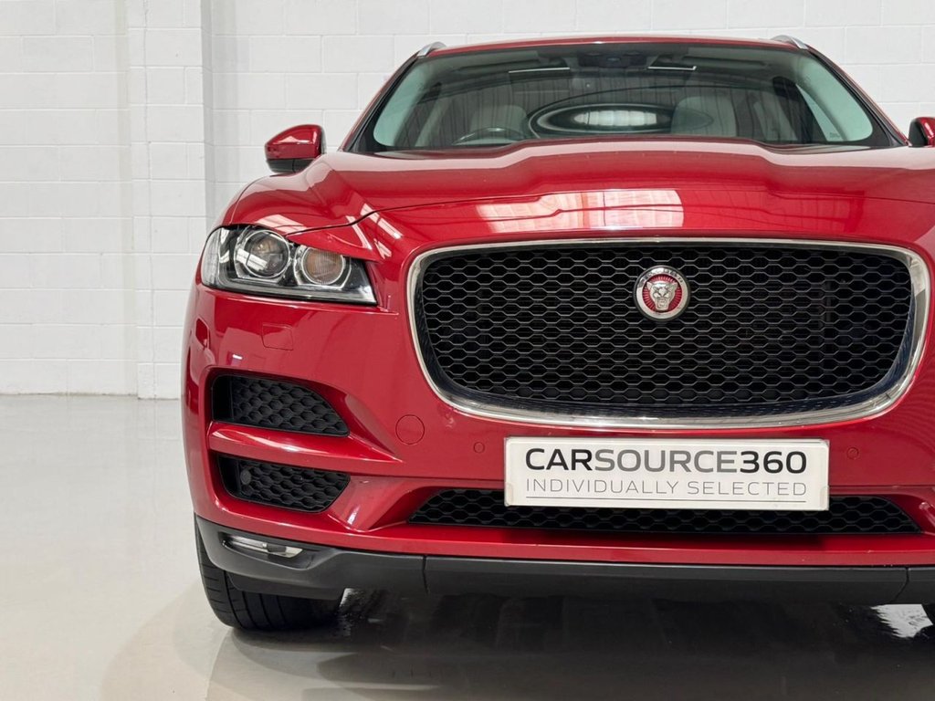 Jaguar F Pace