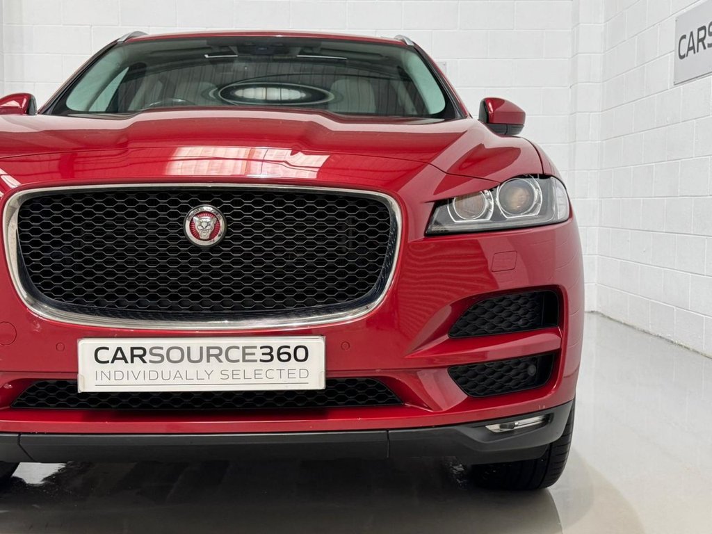 Jaguar F Pace
