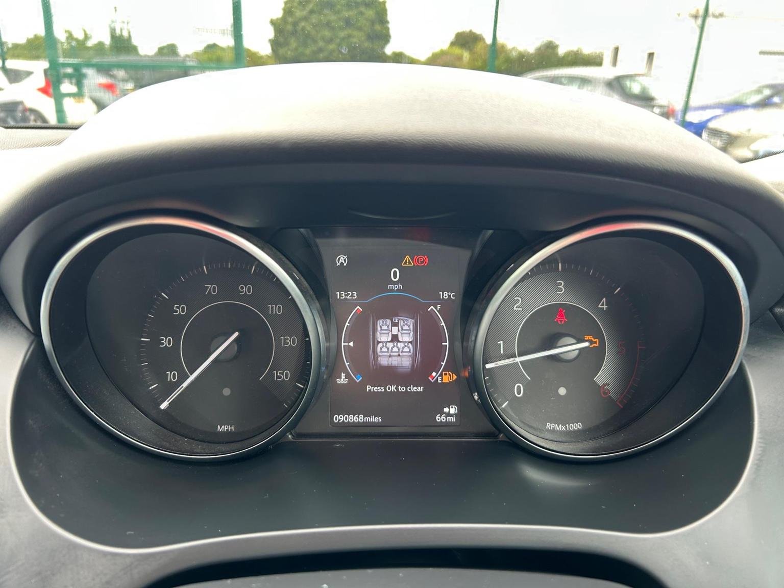 Jaguar E Pace