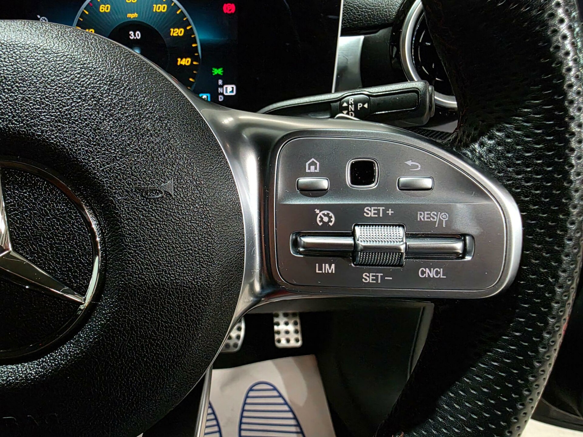 Mercedes Benz CLA