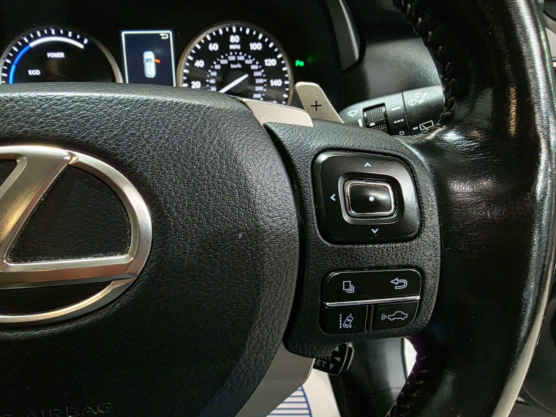 Lexus NX 300h