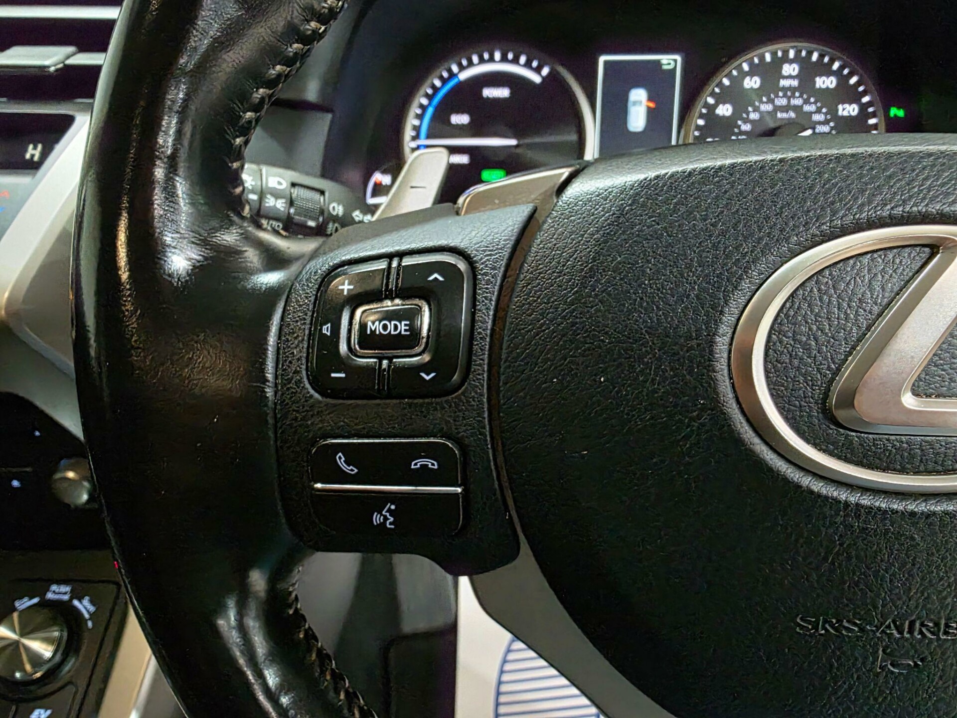 Lexus NX 300h
