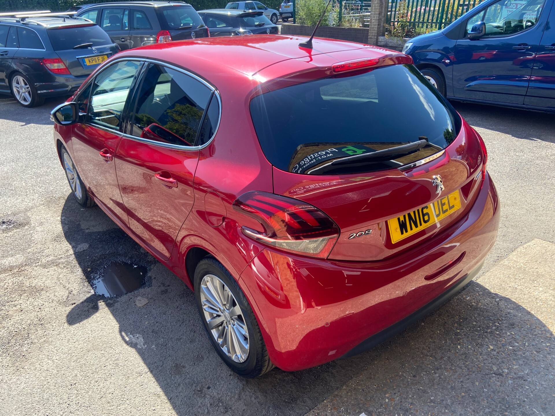 Peugeot 208