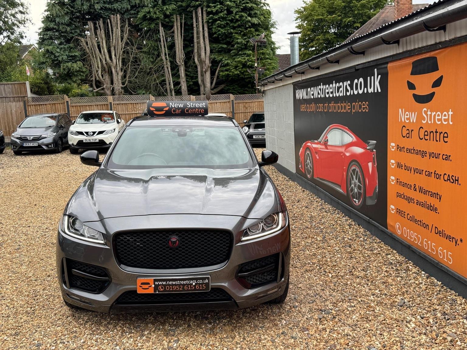 Jaguar F Pace