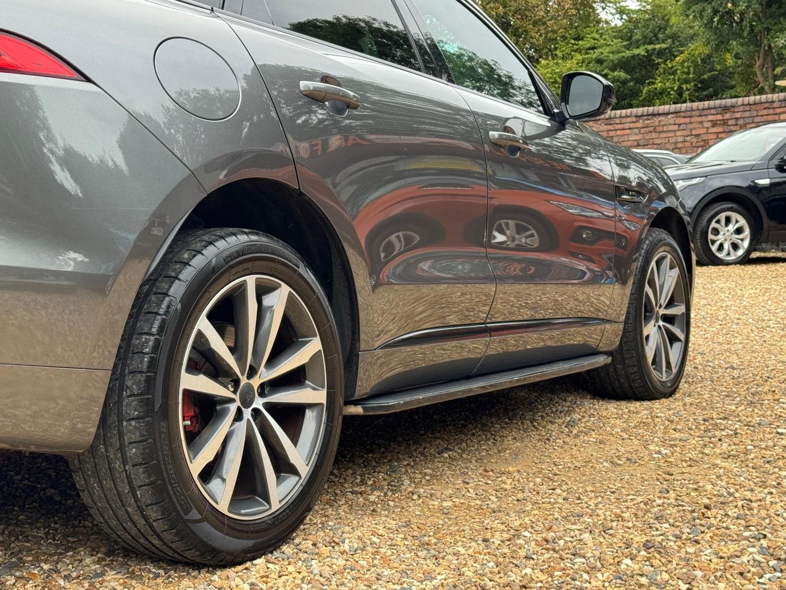 Jaguar F Pace