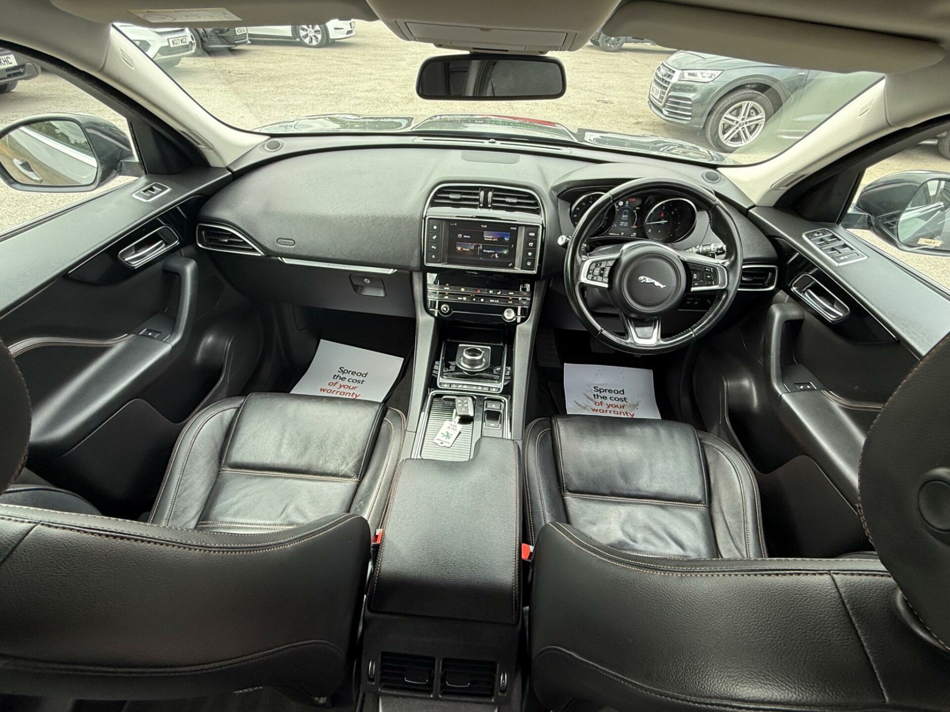 Jaguar F Pace