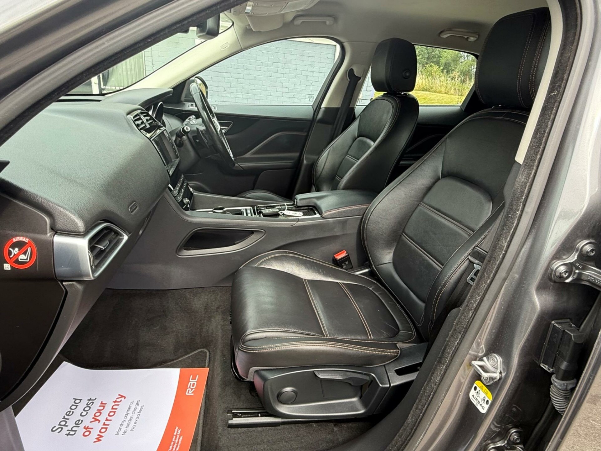 Jaguar F Pace