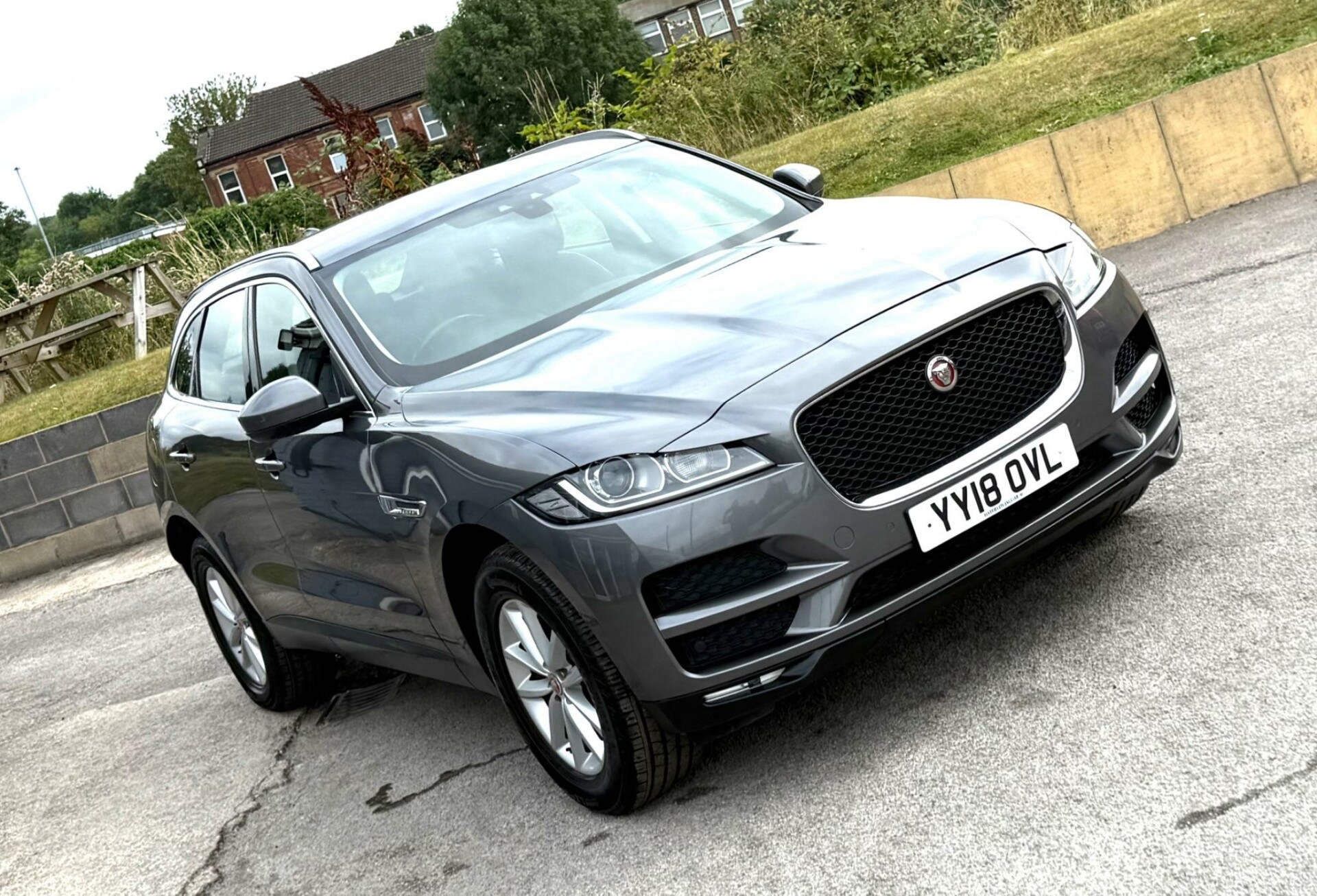 Jaguar F Pace